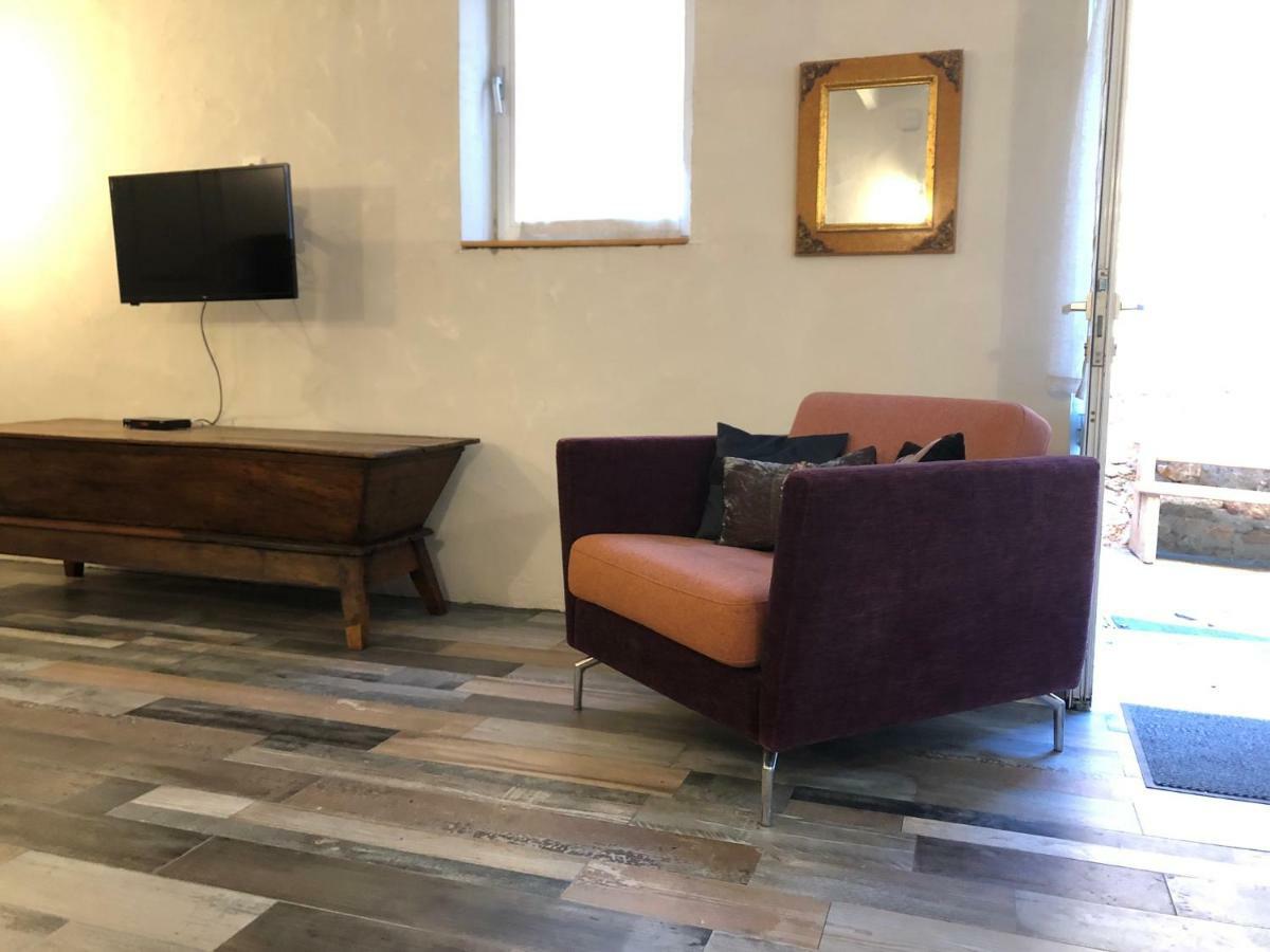 Mas Picagnol Apartman Oms Kültér fotó
